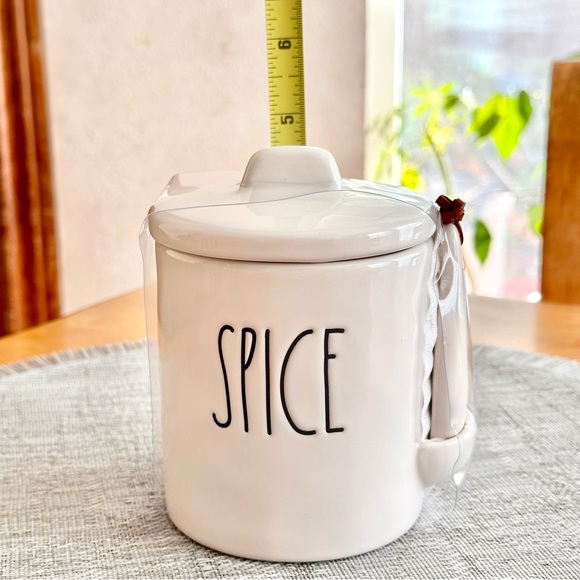 Rae Dunn SPICE Ceramic Container with Lid and Spoon NEW!!! - Picture 2 of 5